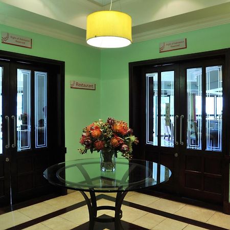 Cresta President Hotel Gaborone Esterno foto