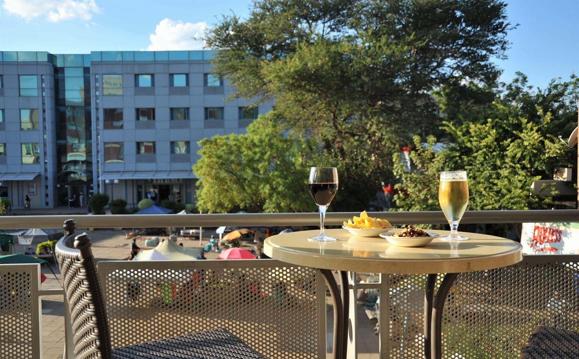 Cresta President Hotel Gaborone Esterno foto