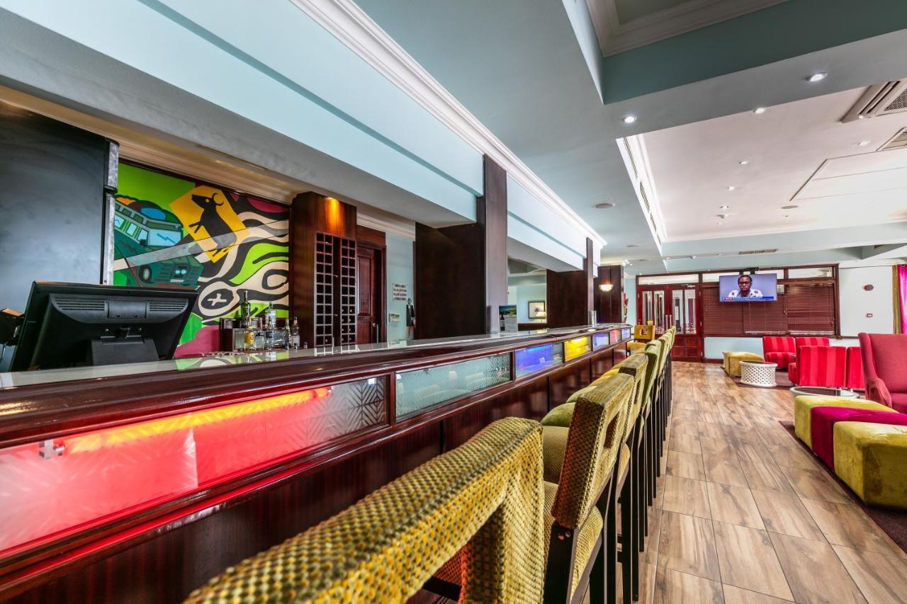Cresta President Hotel Gaborone Esterno foto
