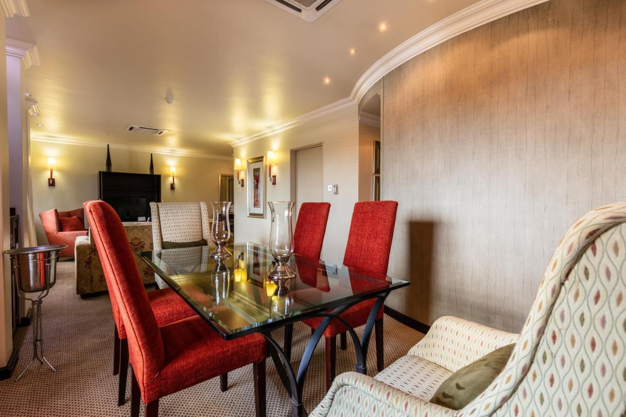 Cresta President Hotel Gaborone Esterno foto