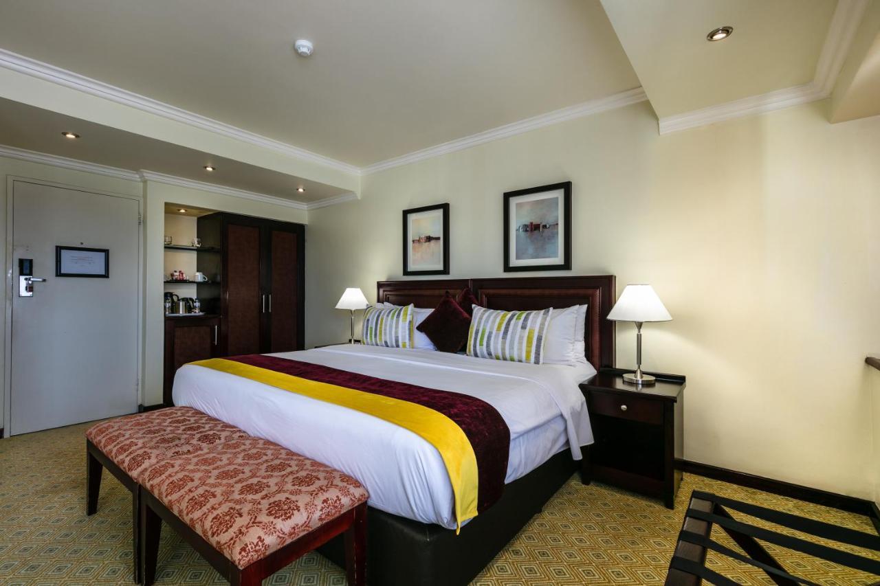 Cresta President Hotel Gaborone Esterno foto