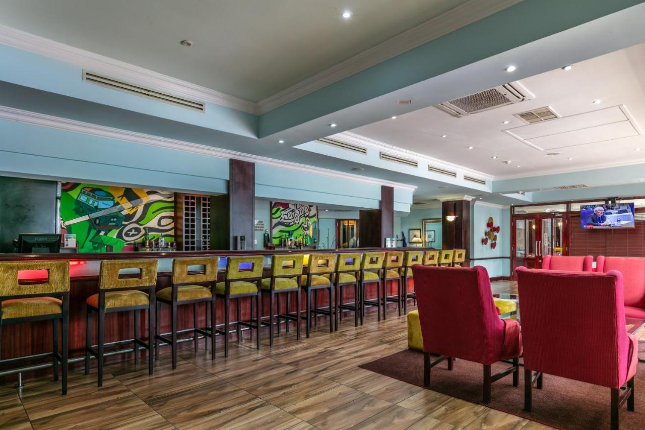 Cresta President Hotel Gaborone Esterno foto